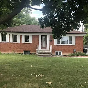 Cozy 3 Bungalow In Midtown Guest house