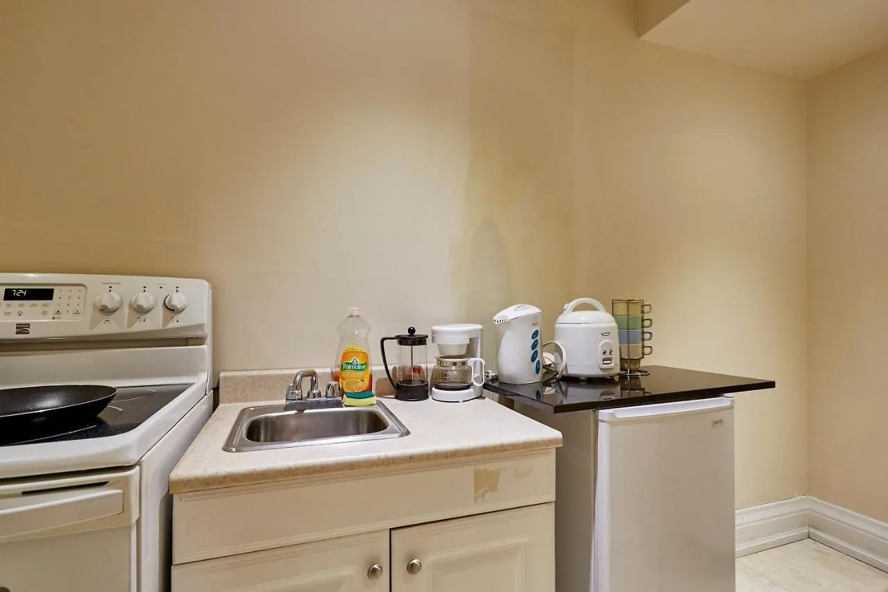 Elegant Apartment With Sauna 0*, Toronto