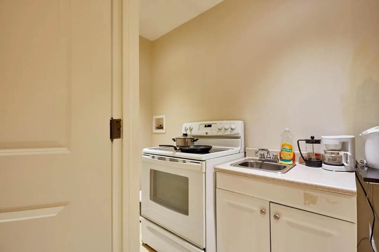 Elegant Apartment With Sauna Hotel